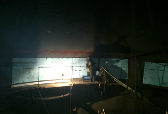 Монтаж футеровочных материалов Tivar  в бункере рядових углей на металлургическом заводе